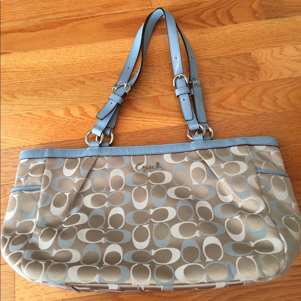 Adorable Blue Coach Handbag